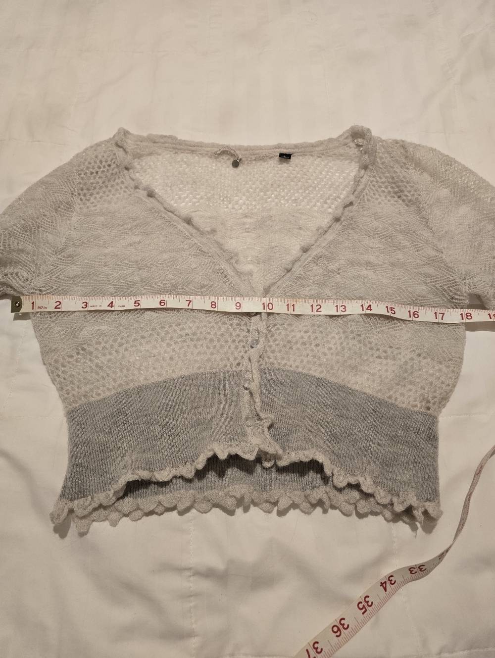 Knitted & Knotted Cropped Light Gray Lace Knit Sweater Top M/L - Picture 6 of 12